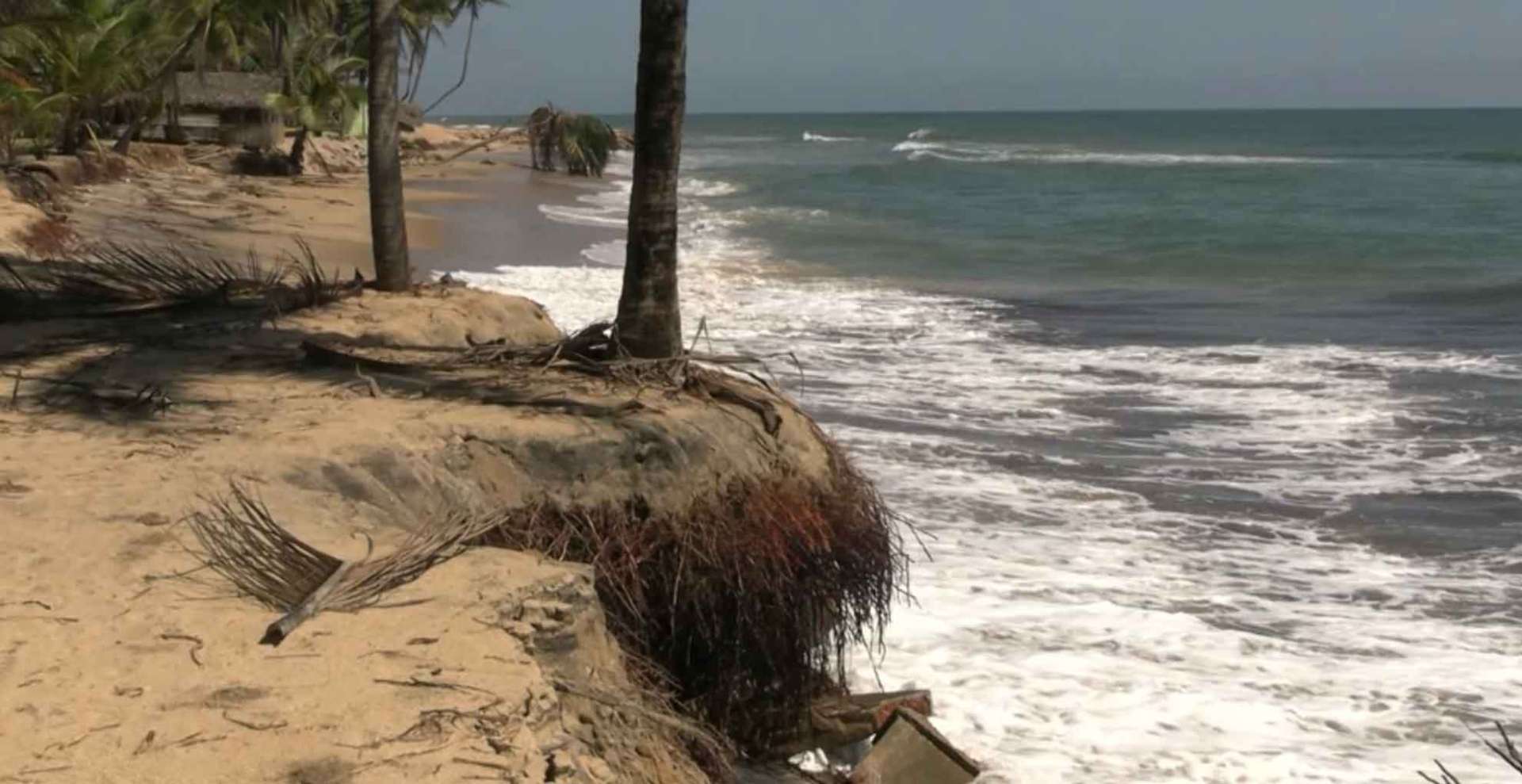 அம்பாறை அட்டப்பள்ளத்தில் பாரிய கடலரிப்பு