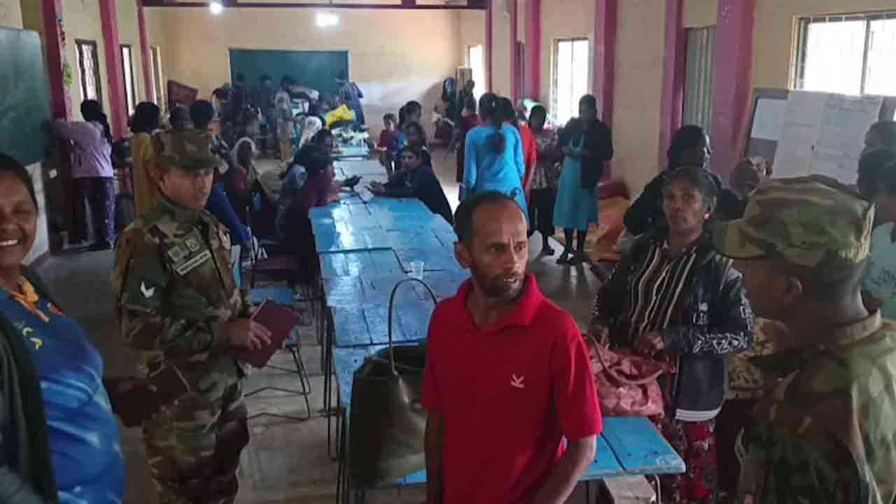 311 பேர் பாதுகாப்பான இடங்களுக்கு மாற்றம்!