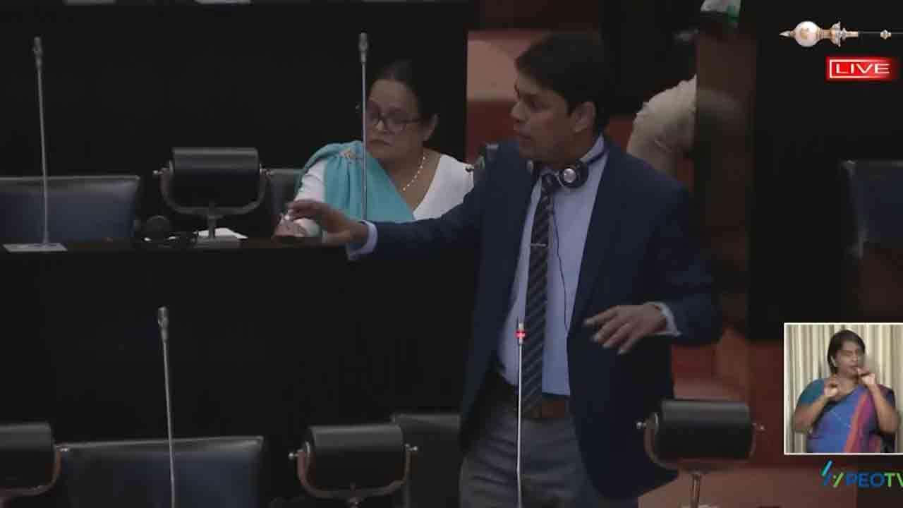 எந்தவொரு நாட்டிலும் சுகாதாரத்துறை Strike செய்வதில்லை!