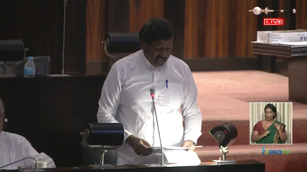 பா.உறுப்பினர்களின் சம்பளத்திலிருந்து ஓய்வூதியம் வழங்கலாம்!