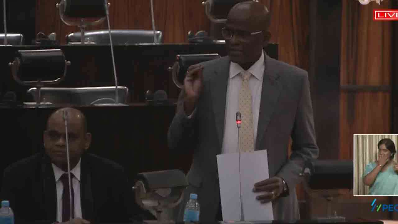 பாராளுமன்றுக்கு வர கூட துப்பில்லாதவர்கள்