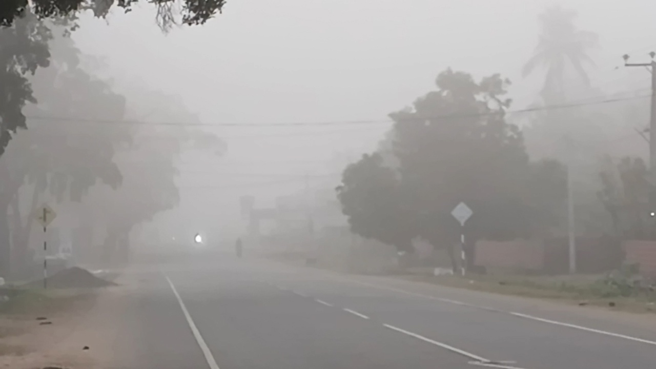 கிளிநொச்சியில் கடும் பனிமூட்டம்!