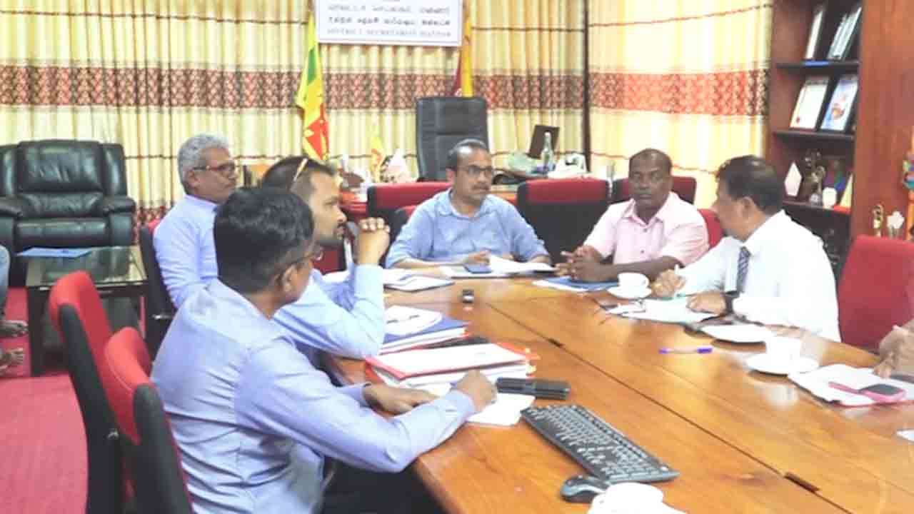 வெள்ளத்தால் பாதிக்கப்பட்ட வீதிகள் தொடர்பான விசேட கலந்துரையாடல்!