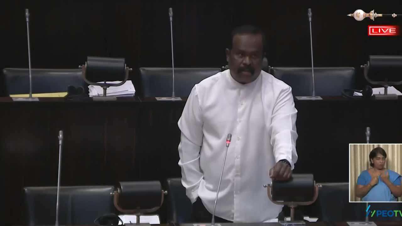 பாராளுமன்றிலிருந்து வௌிநடப்பு ஜனநாயக தமிழ் தேசிய கூட்டமைப்பு!