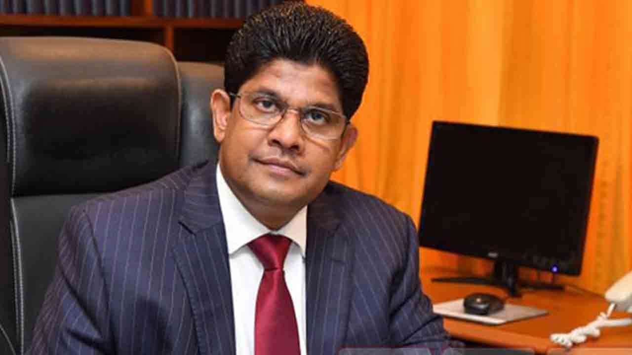 பாராளுமன்ற பிரதி செயலாளர் நாயகம் பணி இடைநிறுத்தம்