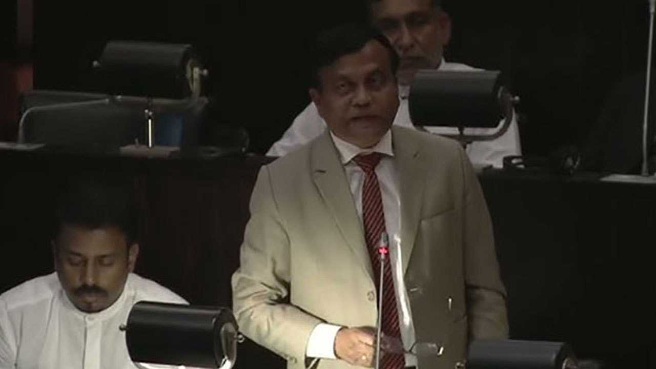 நாம் விரும்பாத நிலையிலும், நாடு ஒருவித போர் சூழலுக்குள் தள்ளப்பட்டுள்ளது