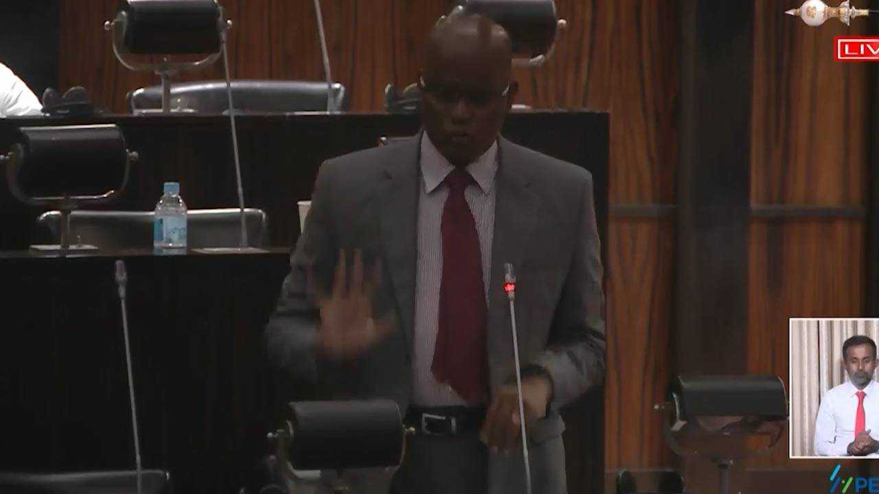 யுத்தத்துடன் தொடர்புடையவர்கள் மனிதாபிமானம் பற்றி பேசுகிறார்கள்!