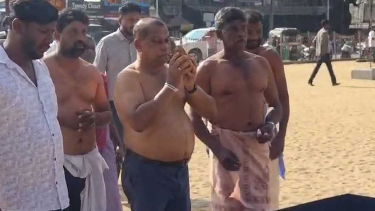 நல்லூரில் வழிப்பாடுகளில் ஈடுபட்ட ரஞ்சித் மத்தும பண்டார!