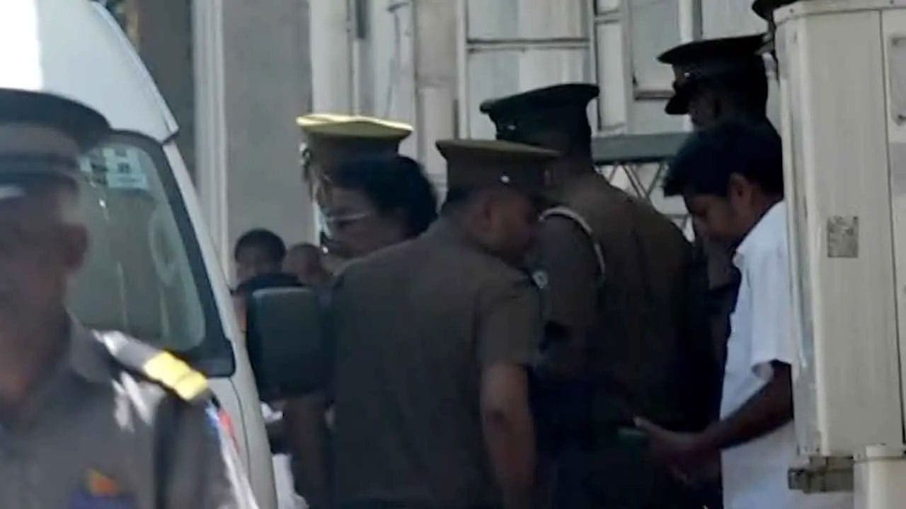 ஷிரந்தி வைத்தியசாலையிலிருந்து அழைத்துச் செல்லப்பட்டார்!