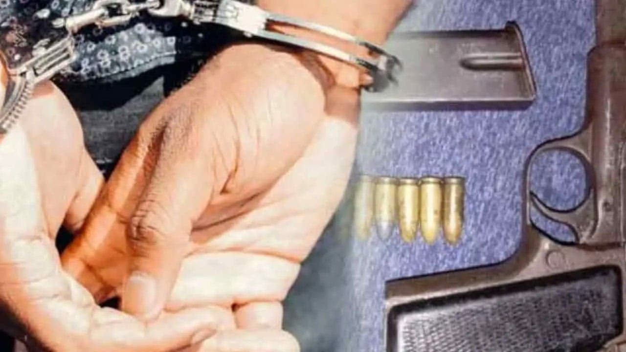 கிராண்ட்பாஸில் துப்பாக்கி மற்றும் கொக்கைனுடன் சிக்கிய நபர்