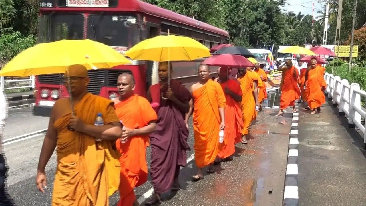 பிக்குமார் நடைபயணத்தின் முதல் நாள் கடுகன்னாவையில் நிறைவு!