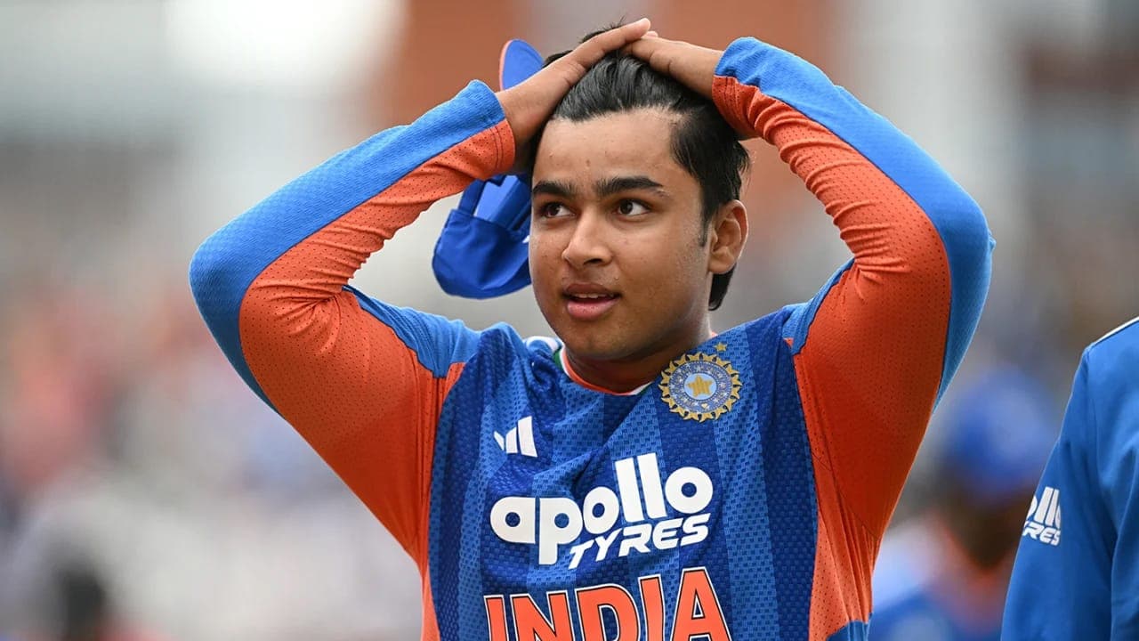 இந்திய அணியில் கம்பீர் சர்வாதிகாரி போல் செயல்படுகிறார்!