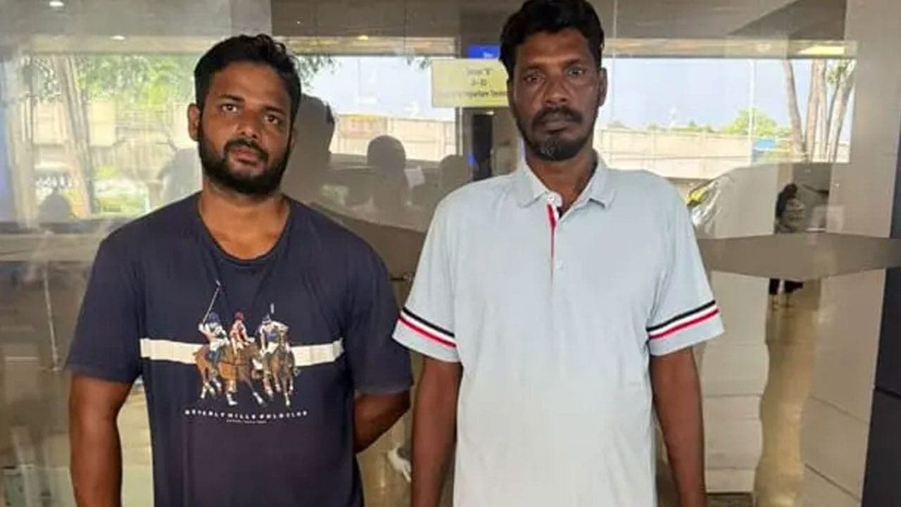 இலங்கையில் தடுத்து வைக்கப்பட்டிருந்த இரு இந்திய மீனவர்கள் விடுதலை!
