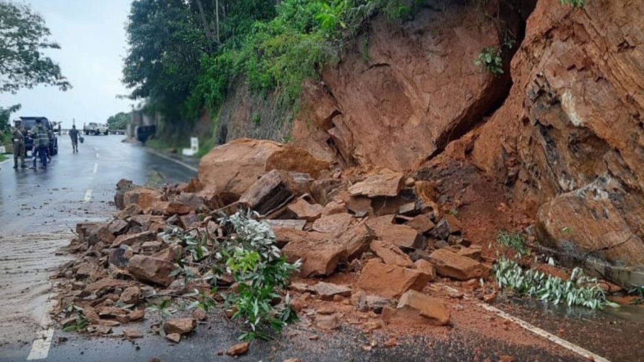 பல மாவட்டங்களுக்கு மண்சரிவு அபாய எச்சரிக்கை!