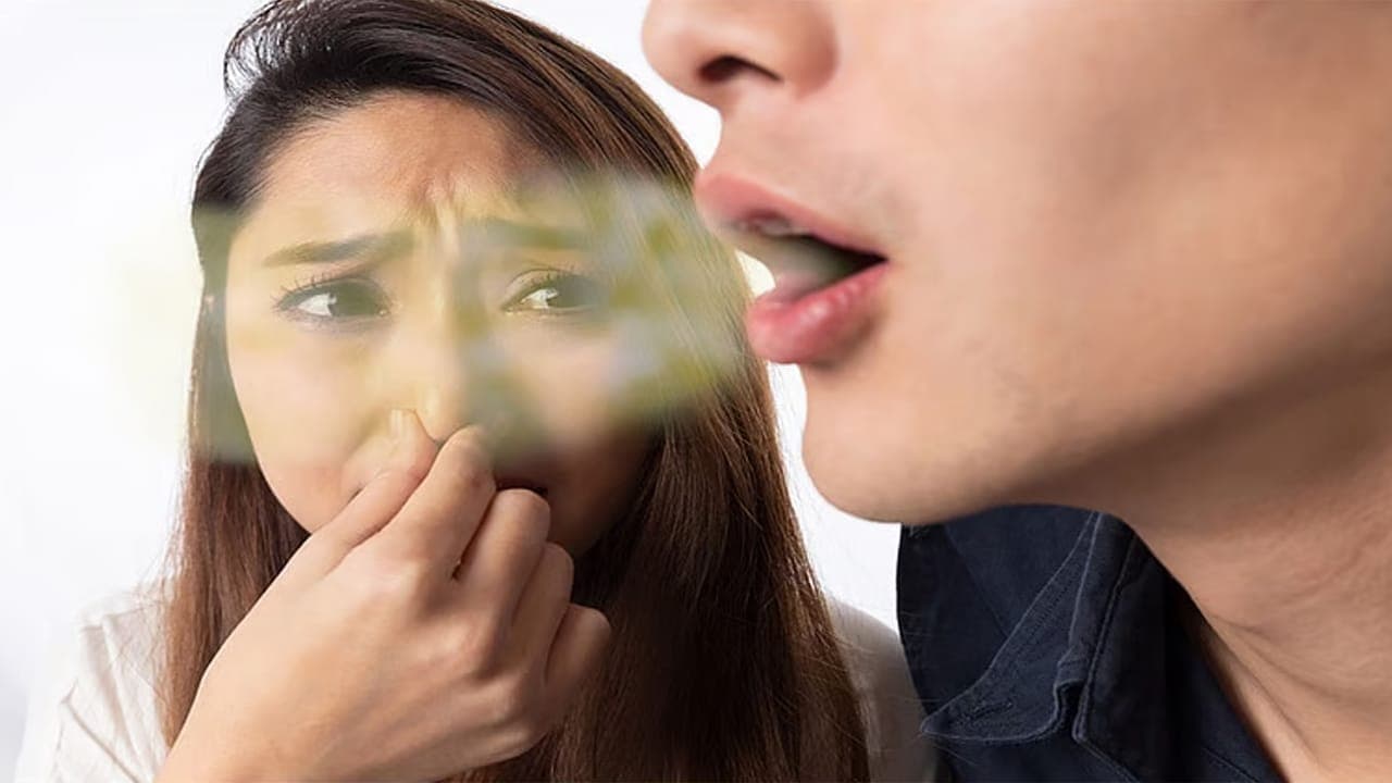 பல் துலக்கிய பிறகும் வாய் துர்நாற்றம் வீசுகிறதா?