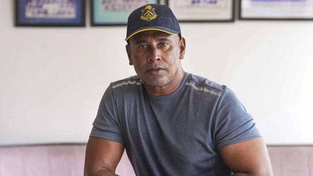 டெல்லி கேபிடல்ஸ் அணியின் பந்துவீச்சுப் பயிற்சியாளராக சமிந்த வாஸ் நியமனம்
