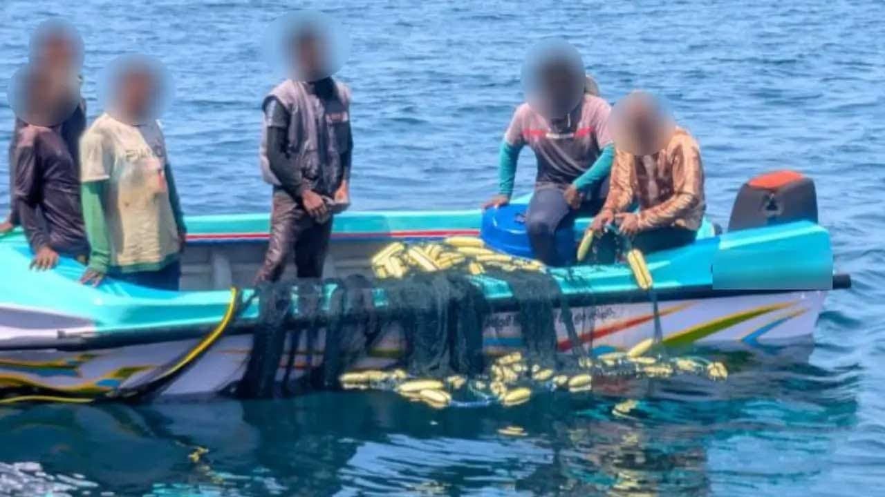 சட்டவிரோத கடற்றொழில் நடவடிக்கையில் ஈடுபட்ட 50 பேர் கைது 