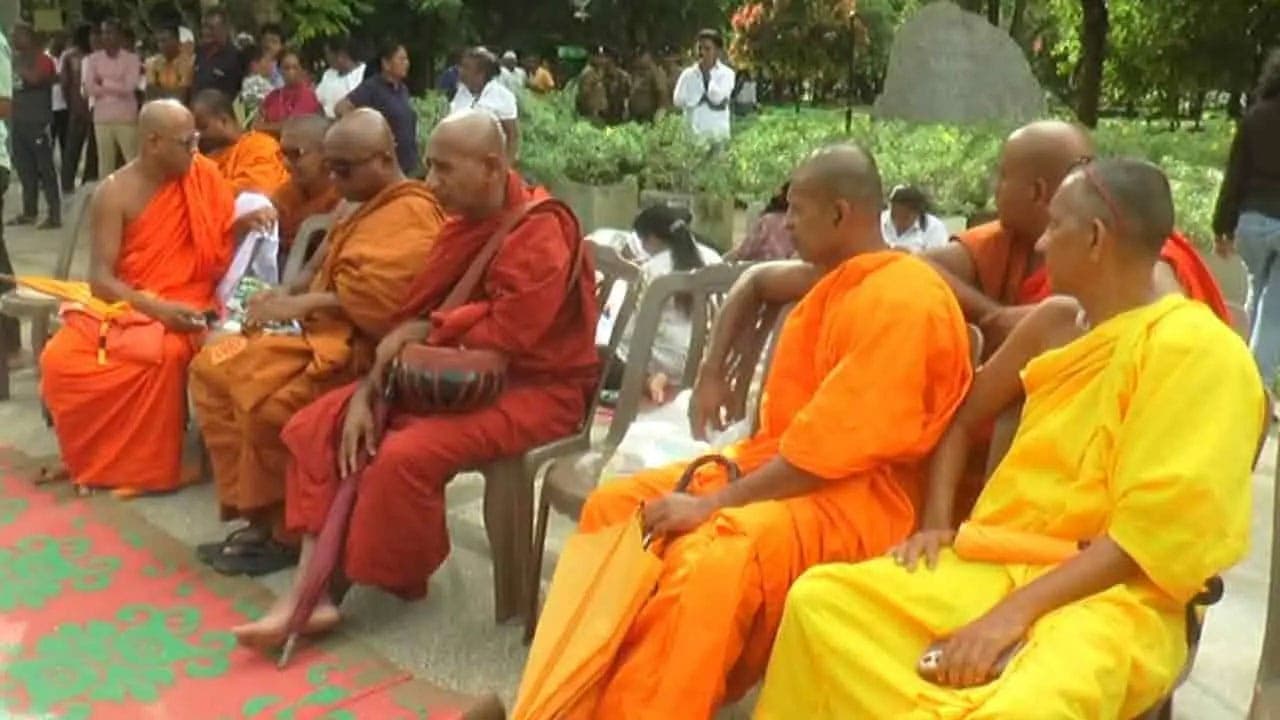 ஞானசார தேரருக்கு விடுதலை  கோரி 5ஆவது நாளாகவும் சத்தியாகிரகம்!