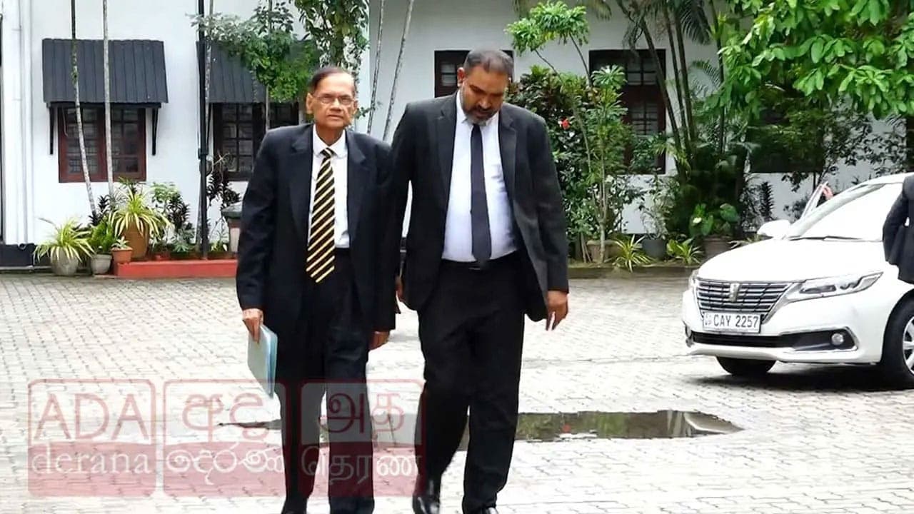 ஜி.எல். பீரிஸ் வௌியேறினார்!