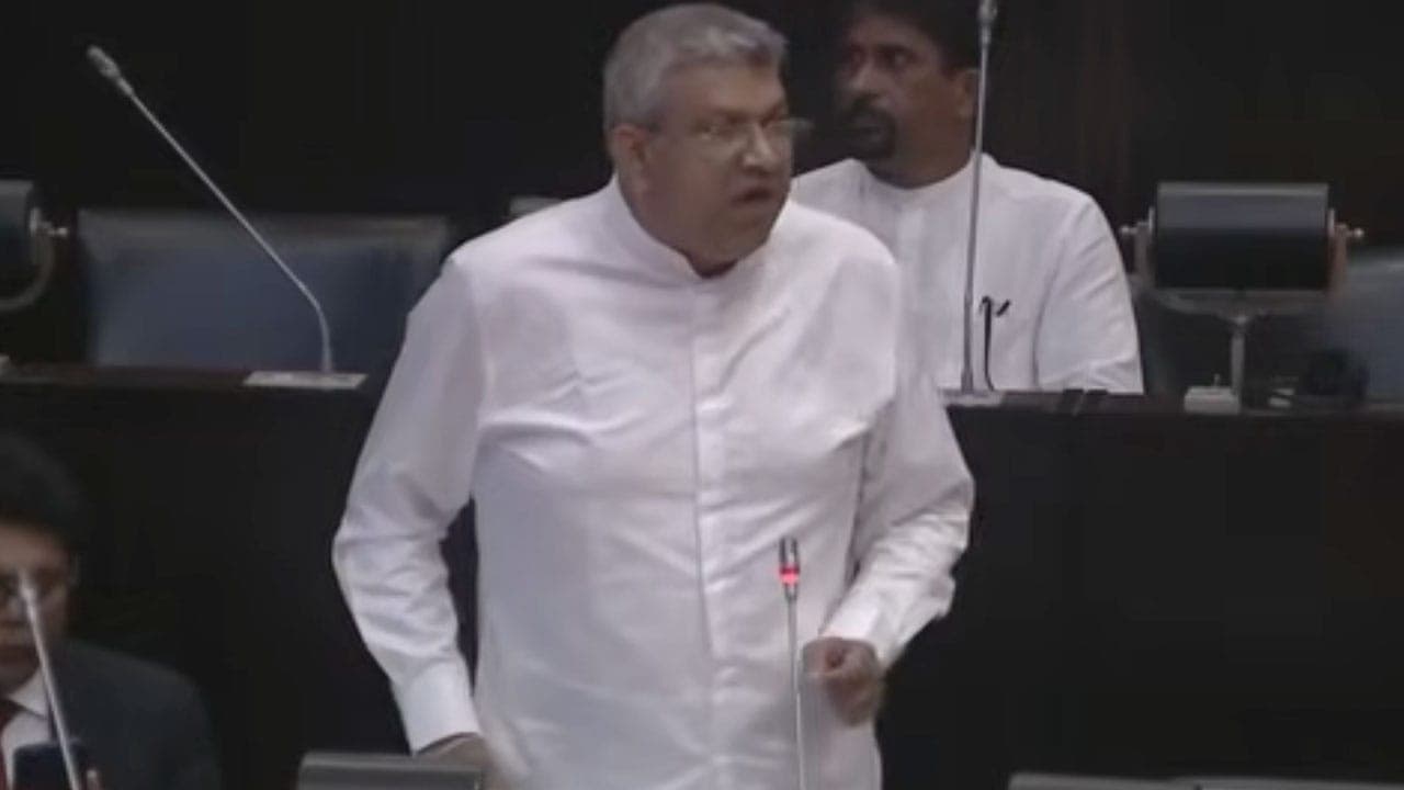 தலைமுடி வளர்த்தால், பச்சை குத்தினால் தண்டனையா? அமைச்சர் விளக்கம்