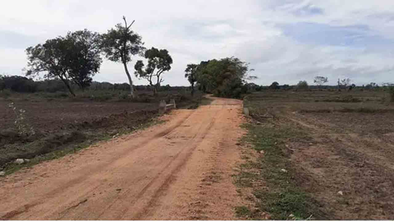 முல்லைத்தீவில் சுமார் 7 ஏக்கர் நிலம் ஒப்படைப்பு