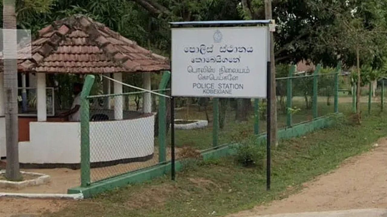 கொபேய்கனே பொலிஸ் நிலையத்தில் மூவருக்கு பணியிடை நீக்கம் 