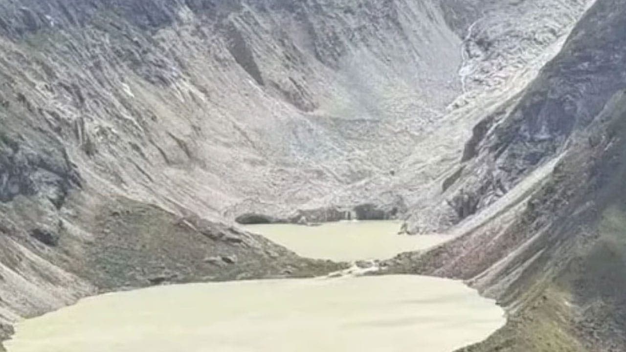 பூட்டானில் பனி ஏரி உடைந்து பெருவௌ்ளம் - இந்தியாவுக்கும் ஆபத்து!