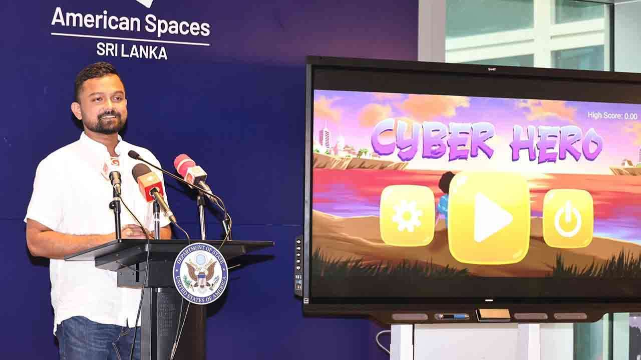 Cyber Hero மொபைல் செயலியினை அறிமுகம் செய்வதற்காக பெண் குழுவிற்கு அமெரிக்கா உதவி !