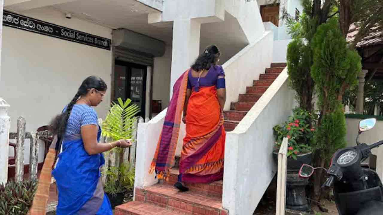 வவுனியாவில் தபால் மூல வாக்களிப்பு ஆரம்பம்!