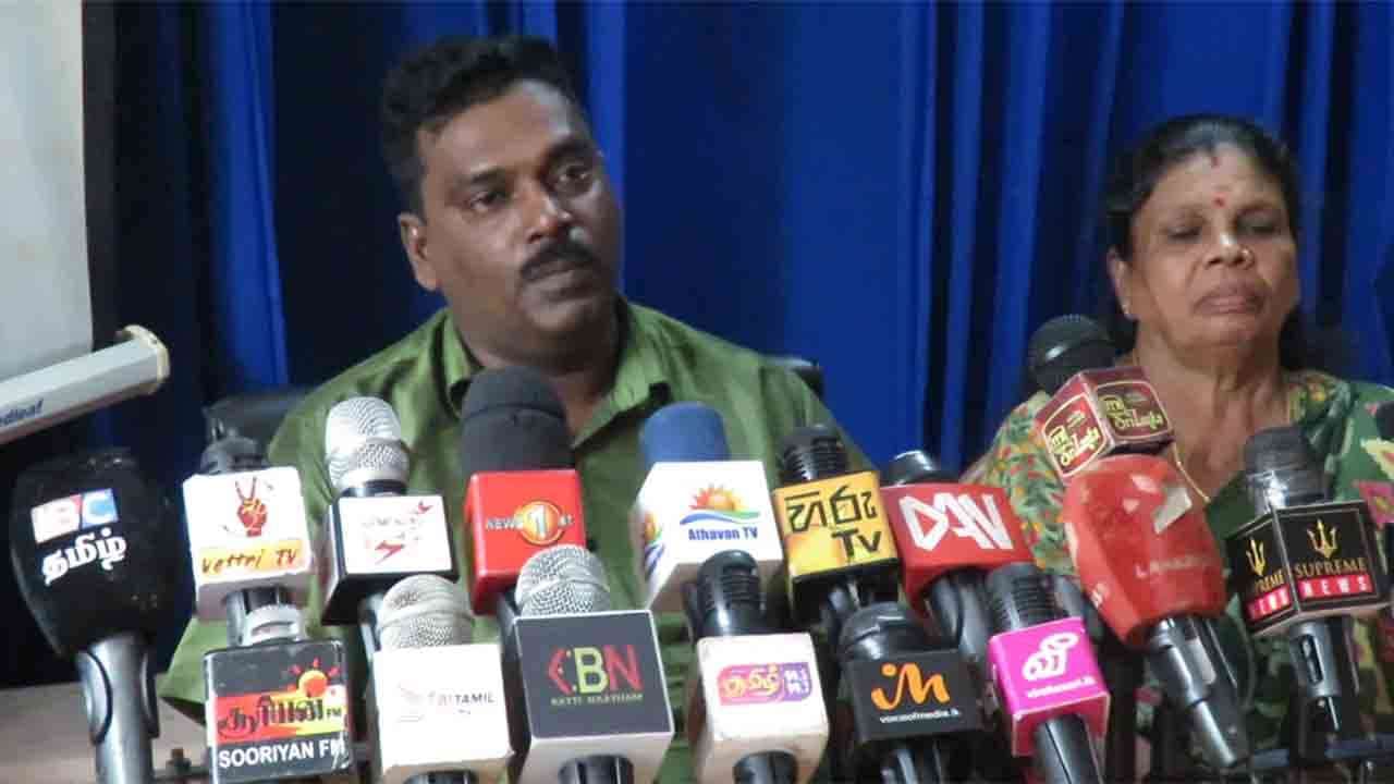 மட்டக்களப்பு மாவட்ட அமைப்பாளர் மற்றும் மகளிர் அணி செயலாளர் ராஜினாமா
