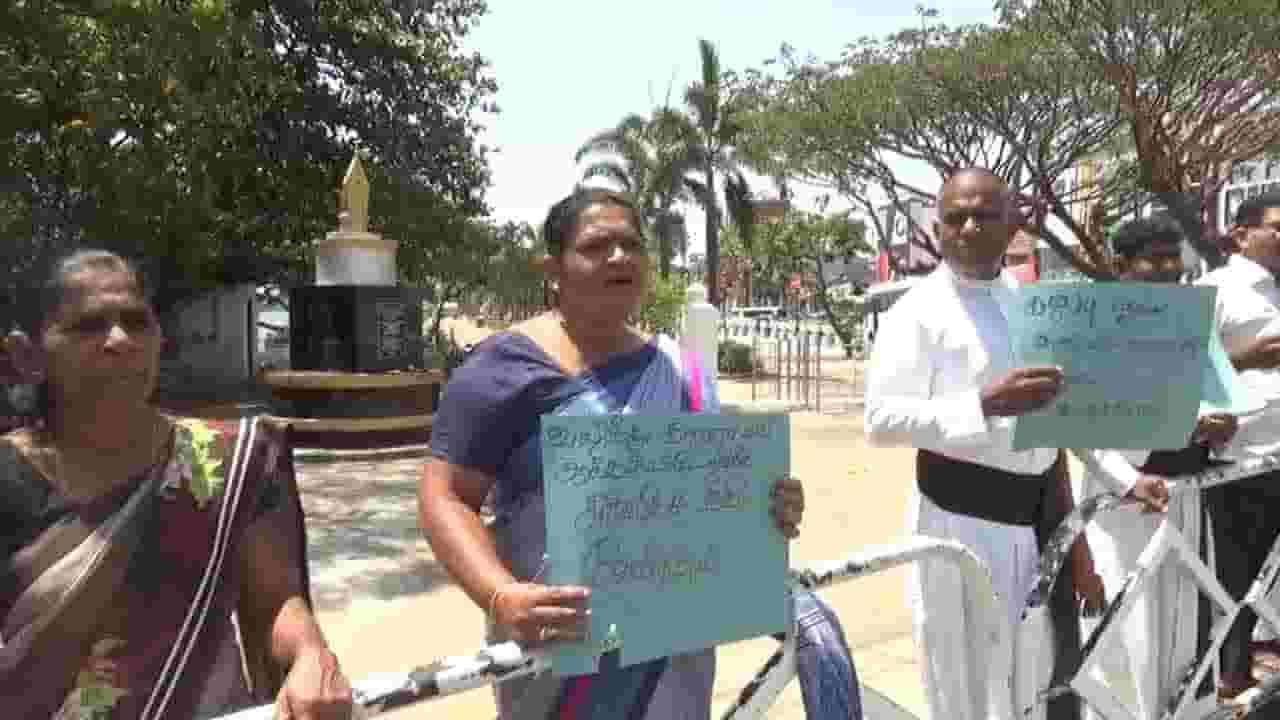 கிறிஸ்தவ ஒன்றியத்தினரால் கவனயீர்ப்பு போராட்டம்