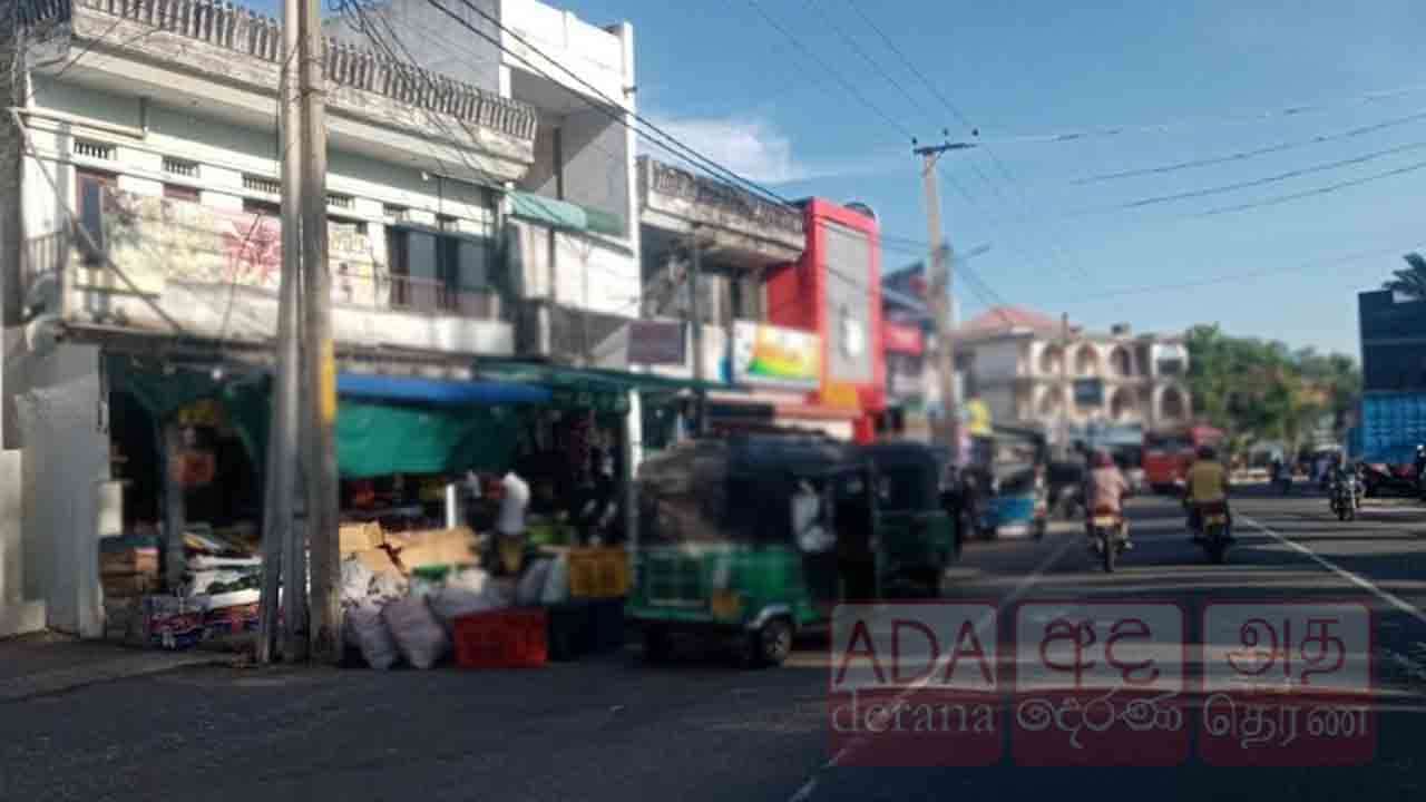 அம்பாறையில் அன்றாட நடவடிக்கையில் மக்கள்!