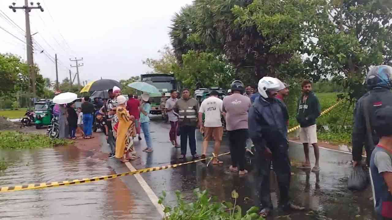 அம்பாறை கிட்டங்கியில் வெள்ளப்பெருக்கு