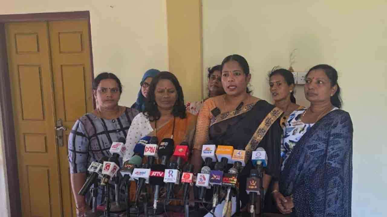 பெண் செயற்பாட்டாளர்களுக்கு எதிரான சமூக ஊடக அவதூறு: மன்னாரில் கண்டனக் குரல்