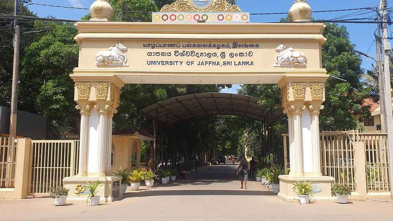 சிங்கக் கொடிக்குப் பதில் கறுப்புக் கொடி: குற்றத்தடுப்பு பொலிஸார் விசாரணை