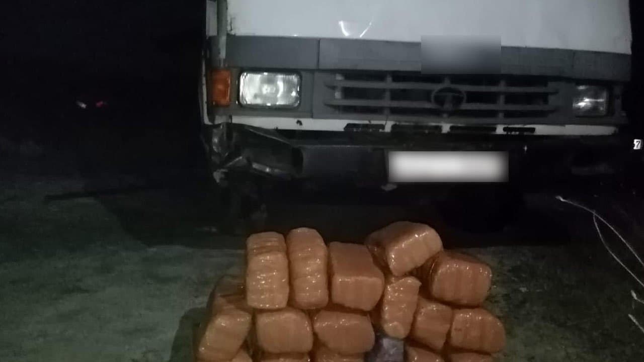 மறைத்து எடுத்துச் செல்லப்பட்ட கஞ்சா பொதிகள் மீட்பு!