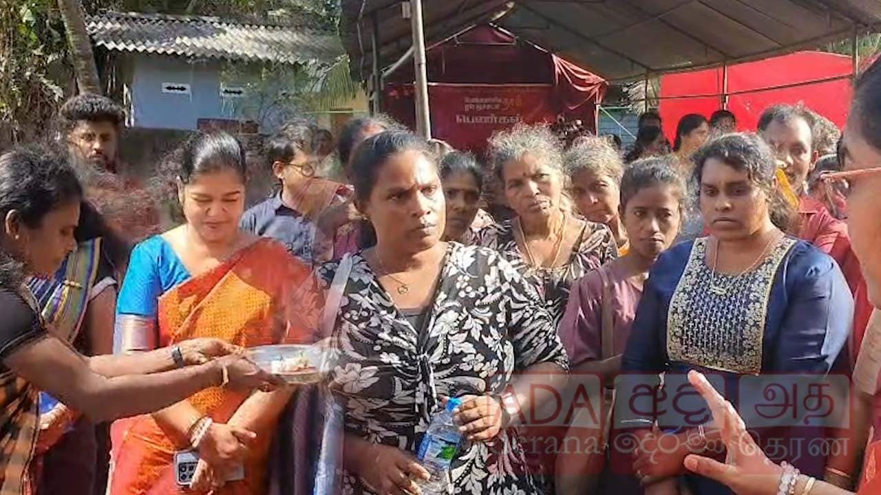 அமைச்சரிடம் நியாயம் கோரிய பெண்!