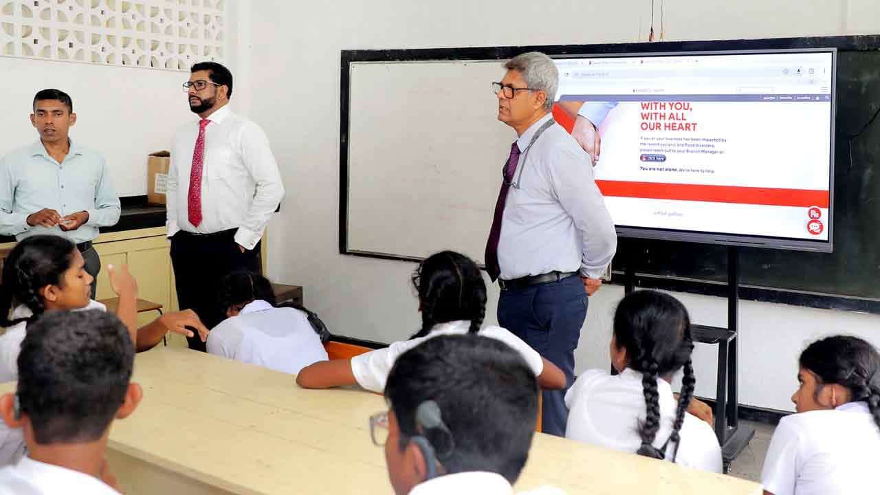 செலான் வங்கி, இரத்மலானையில் உள்ள செவிப்புலனற்றோருக்கான WP/PIL பாடசாலைக்கு நன்கொடை வழங்கி உள்ளடக்கிய கல்வியை ஆதரிக்கிறது