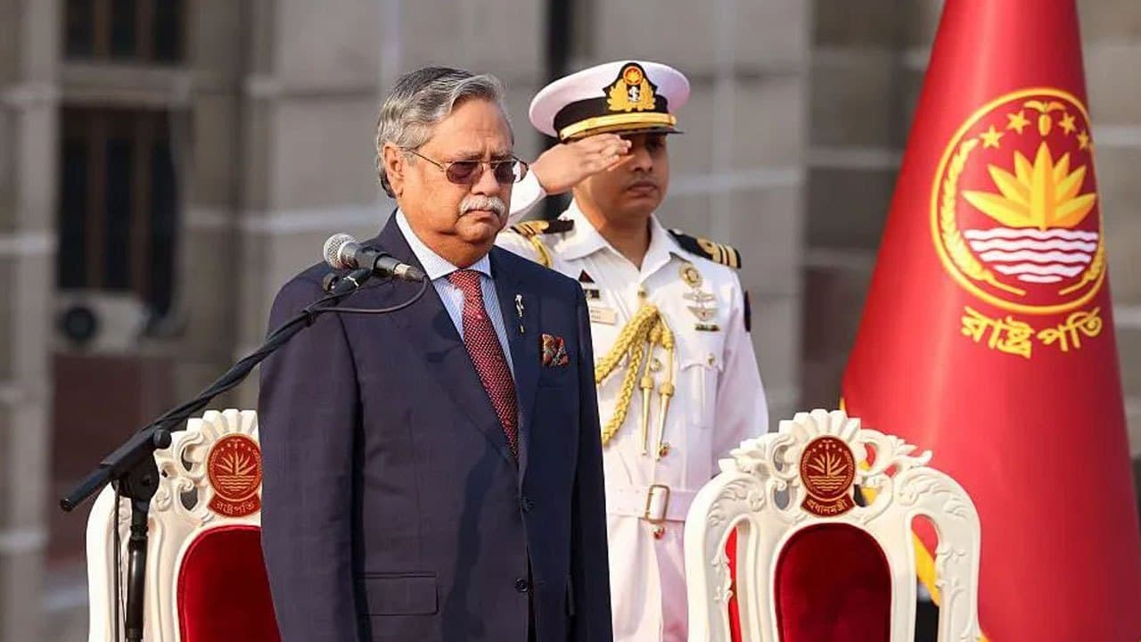 பங்களாதேஷ் ஜனாதிபதி பதவி விலக முடிவு 