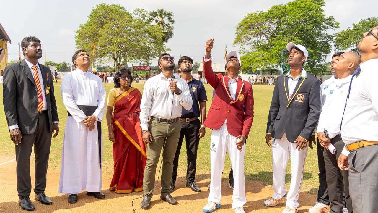 பொன் அணிகளின் போர் 