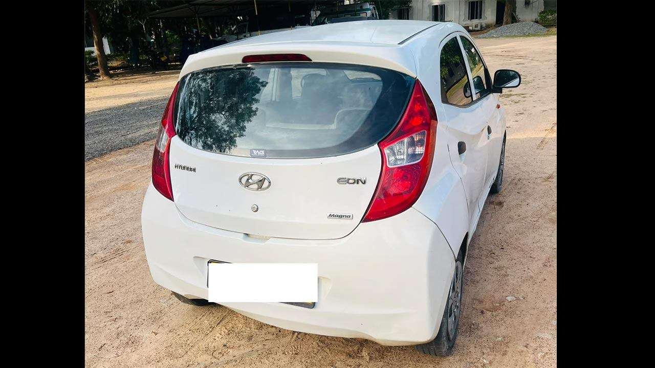 காரில் மாடுகளைக் கடத்திய கும்பல் ....