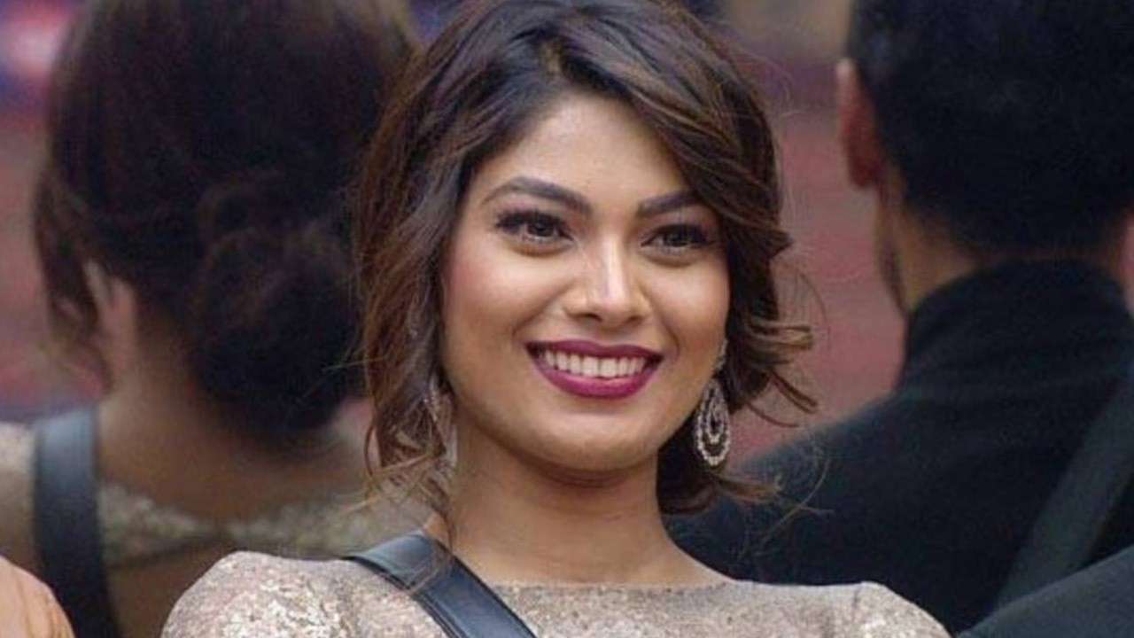 பிரபல நடிகை வீட்டில் 1 கோடி மதிப்பில் கொள்ளை!