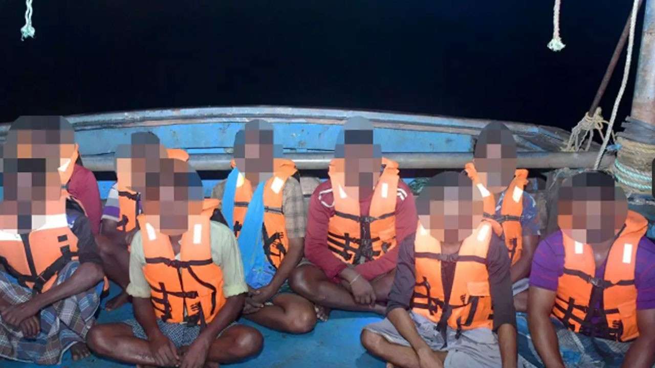 இலங்கை கடற்பரப்பில் அத்துமீறிய 09 இந்திய மீனவர்கள் கைது