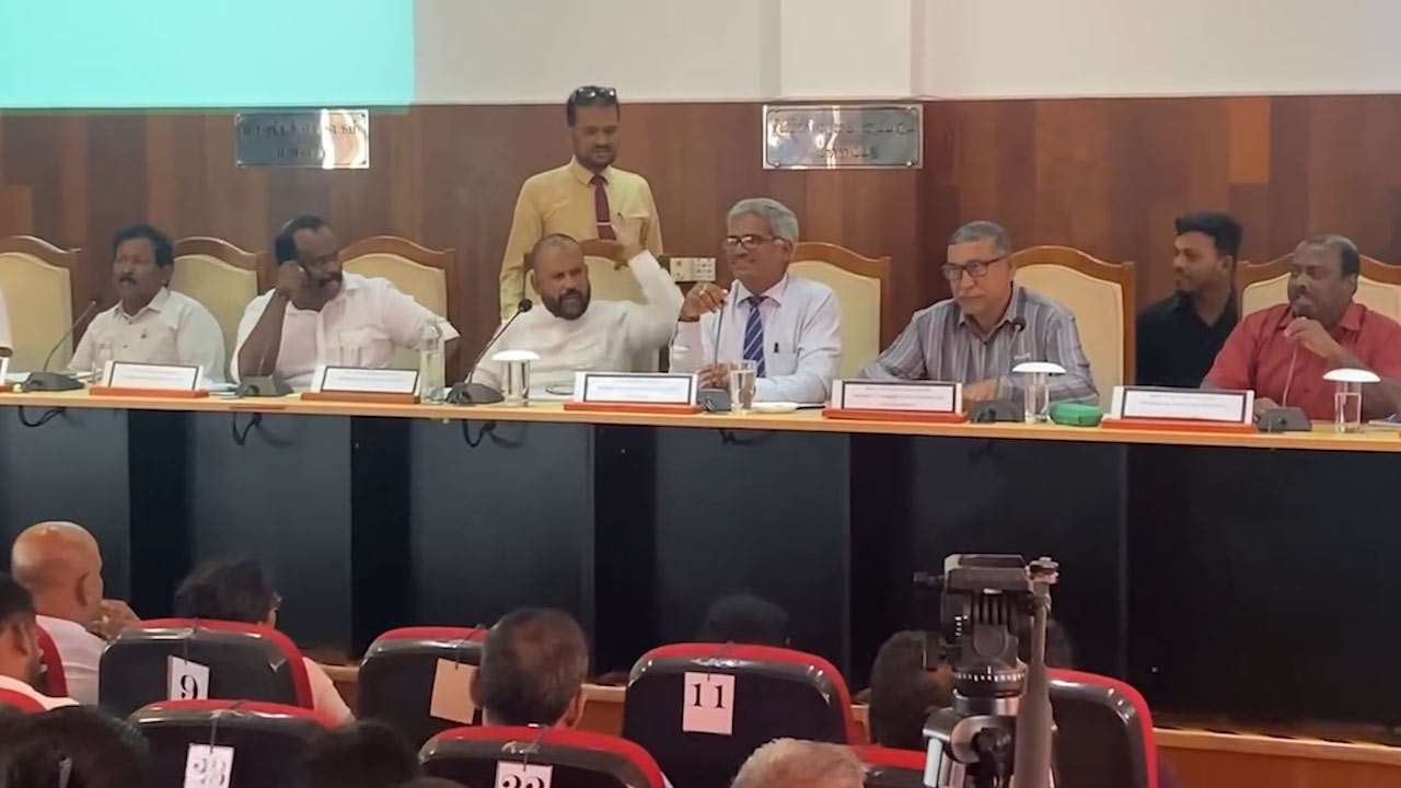 ரிஷாட் – ஜெகதீஸ்வரன் இடையே வாக்குவாதம்!