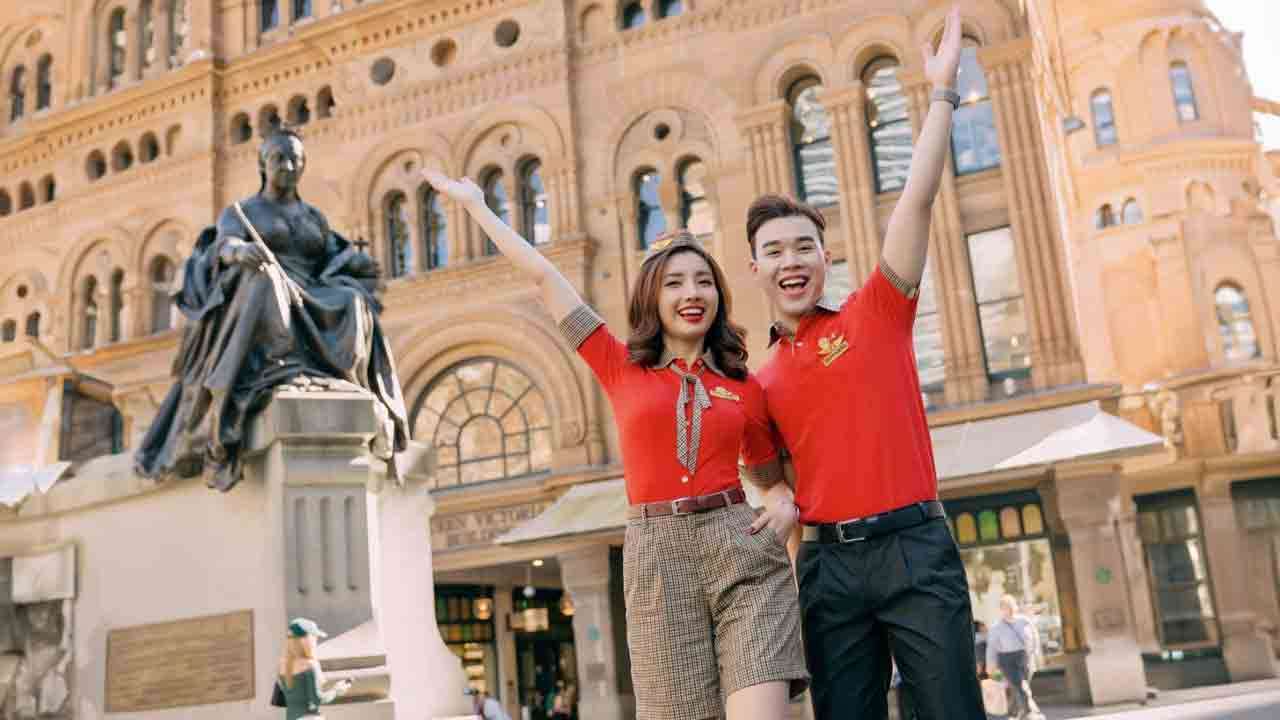 Vietjet தனது புதிய கொழும்பு வழித்தடத்தில் விருது வென்ற வர்த்தக நாமம் மற்றும் பிரத்தியேகமான சிவப்பு சீருடையை அறிமுகம் செய்கின்றது