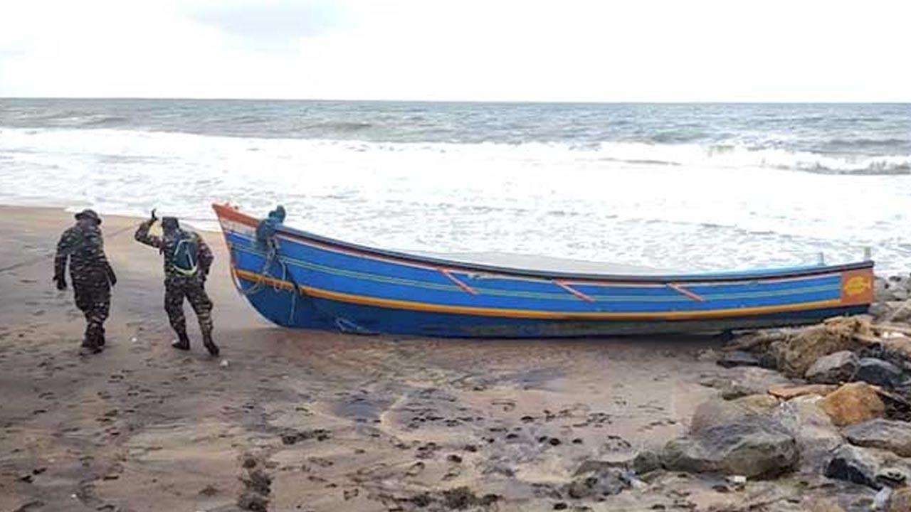 சிலாபத்தில் கரையொதுங்கிய இந்தியப் படகு?