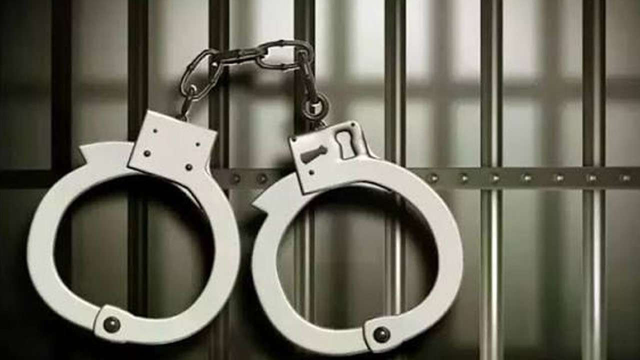 4 வர்த்தக வங்கிகளின் முகாமையாளர்கள் கைது