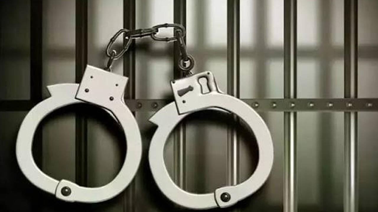 4 வர்த்தக வங்கிகளின் முகாமையாளர்கள் கைது