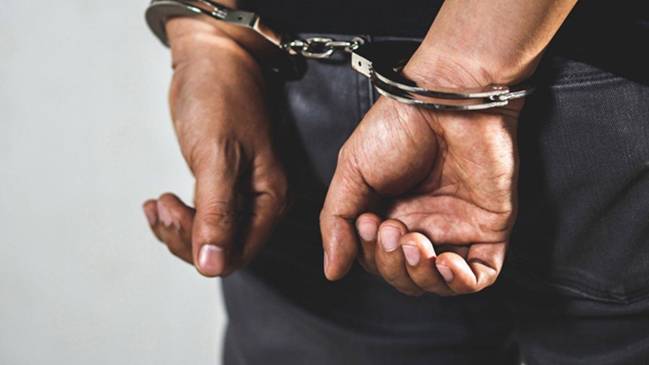 முன்னாள் அமைச்சர் ராஜிதவின் சகோதரர் மஹீல் சேனாரத்ன கைது