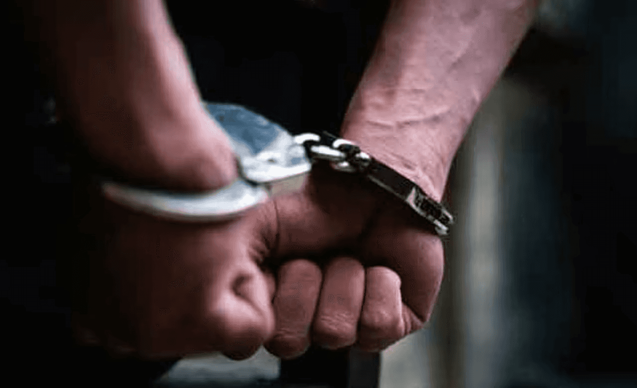 உண்டியல் பணப் பரிவர்த்தனையில் ஈடுபட்ட 19 வயது இளைஞன் கைது